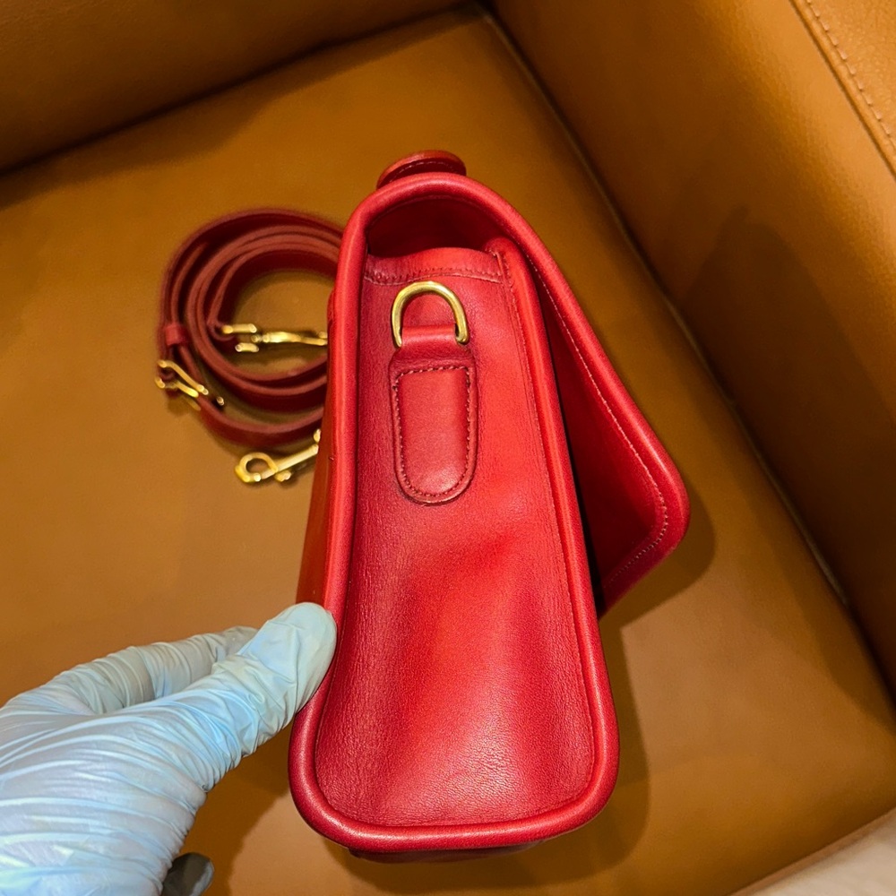Vintage Coach Court in Red in excellent condition - Picture 5 of 8
